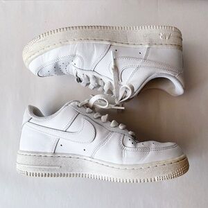 White Air Force 1s Women’s Size 7